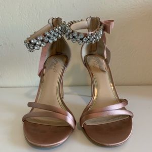 Jewel by Badgley Mischka in blush wedding shoe